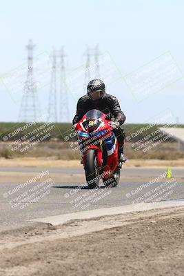 media/Aug-03-2025-TrackDaz (Sun) [[bf4a71acf9]]/C Group/1240pm (Wheelie Bump)/